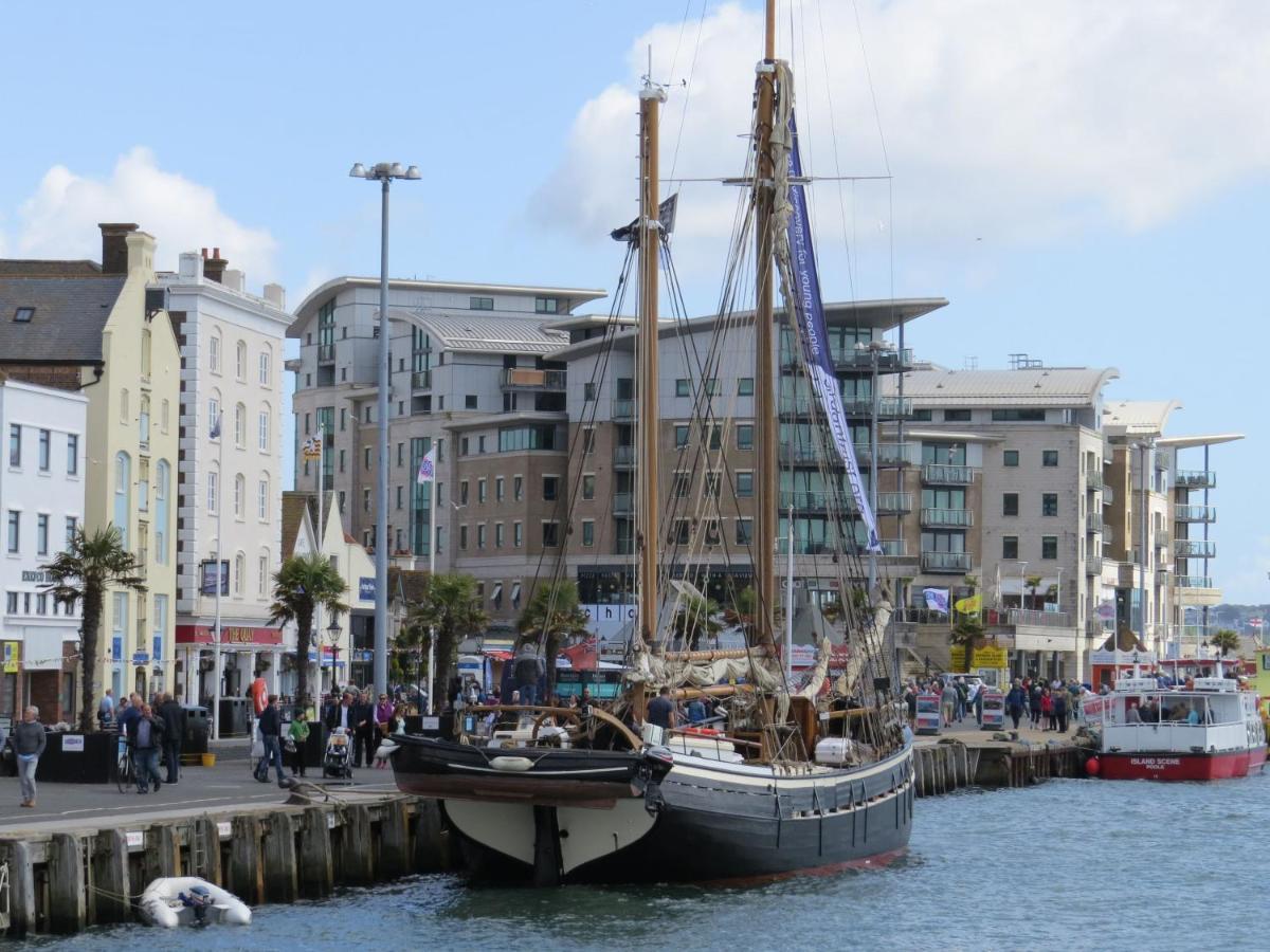 Custom House Poole - Overlord Chamber Exterior photo