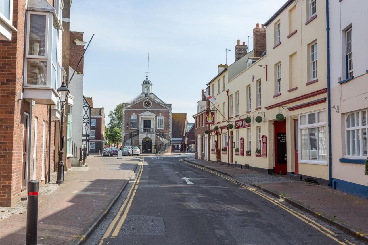Custom House Poole - Overlord Chamber Exterior photo